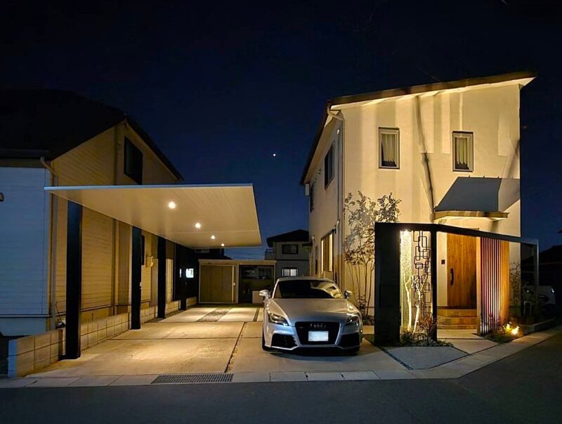 夜を彩るスタイリッシュな外構